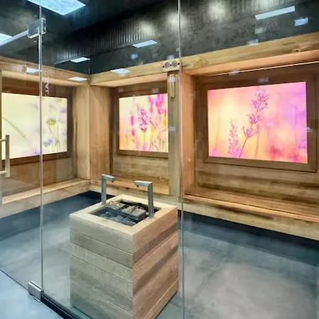 Flores Gardan Art شقة