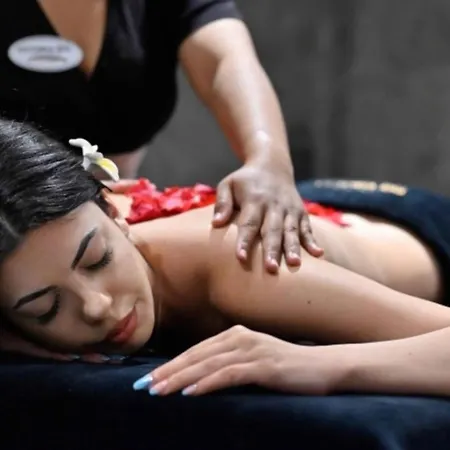 شقة Flores Gardan Art