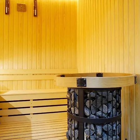 Flores Gardan Art تشيرنوموريتس