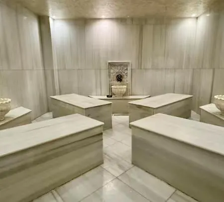 Flores Gardan Art Daire Chernomorets