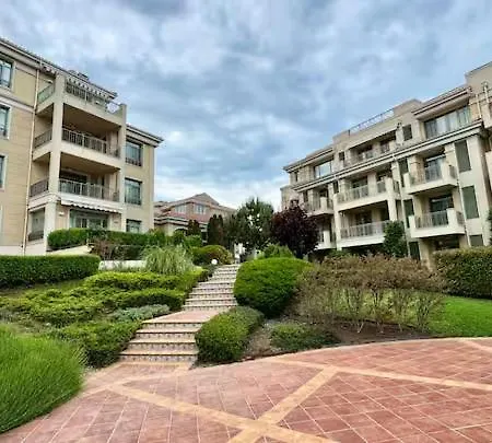 Flores Gardan Art Daire