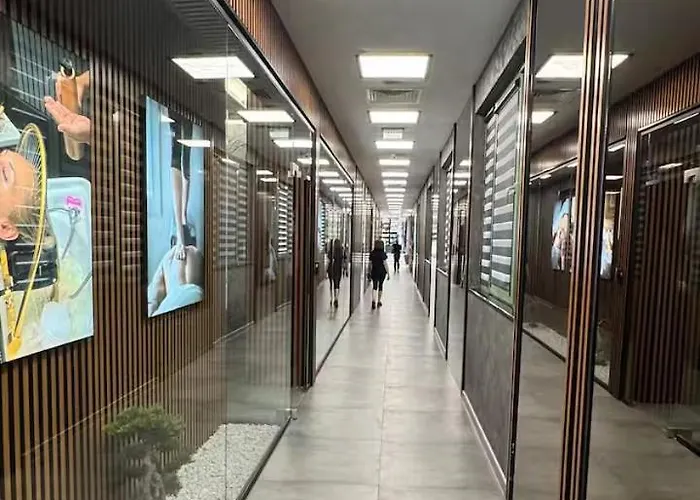 Διαμέρισμα Flores Gardan Art *