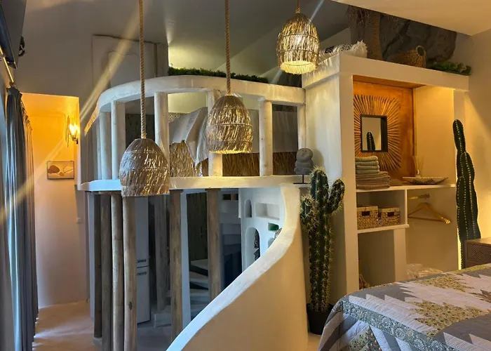 Διαμέρισμα Flores Gardan Art *