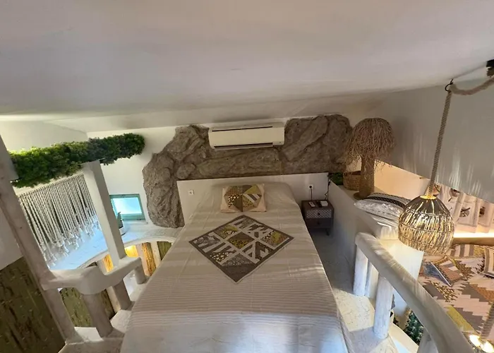 Flores Gardan Art Τσερνομόρετς