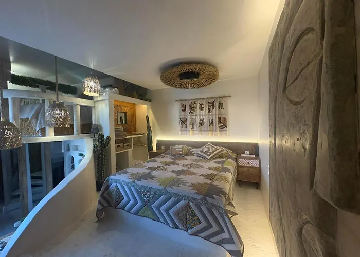 Διαμέρισμα Flores Gardan Art *